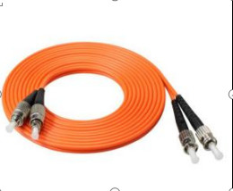 مادة سترة LSZH / PVC / PU FC-ST ربط السلك مع استقرار درجة حرارة عالية وخسارة إدراج ≤0.3dB