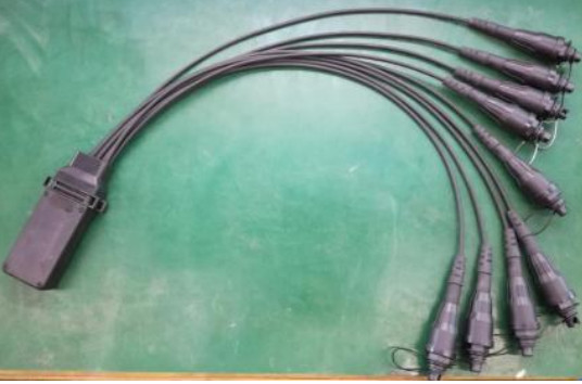 1x4 1x8 ميني فايبر هوب CLOSURE ITU-T G.657A2 4.8mm كابل Fiber Optic Plc Splitter