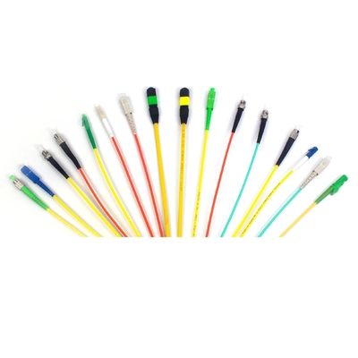 موصل ألياف ضوئية Takfly SC/FC/LC APC بفقدان إدخال 0.3 ديسيبل