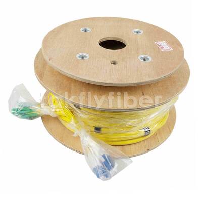 48 قلباً كابل انفصال الألياف الضوئية ذو الكثافة العالية مع مجموعات كابلات الألياف المتعددة في غلاف LSZH