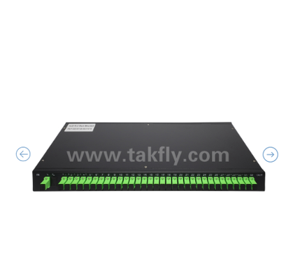1U ريك ماونت PLC المجزع البصري   19 "اللوح، وضع واحد G657A1، SC / APC، لتوزيع الإشارة البصرية