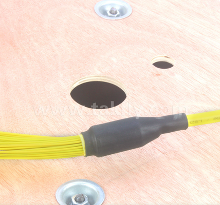 48-Core SC-SC Pre-terminated Breakout Patch Cord ️ High-Density ، تكوينات الاختراق المخصصة (Fiber Bare / 0.9mm / 2.0mm / 3.0mm) ، لمراكز البيانات والتطبيقات الداخلية / الخارجية