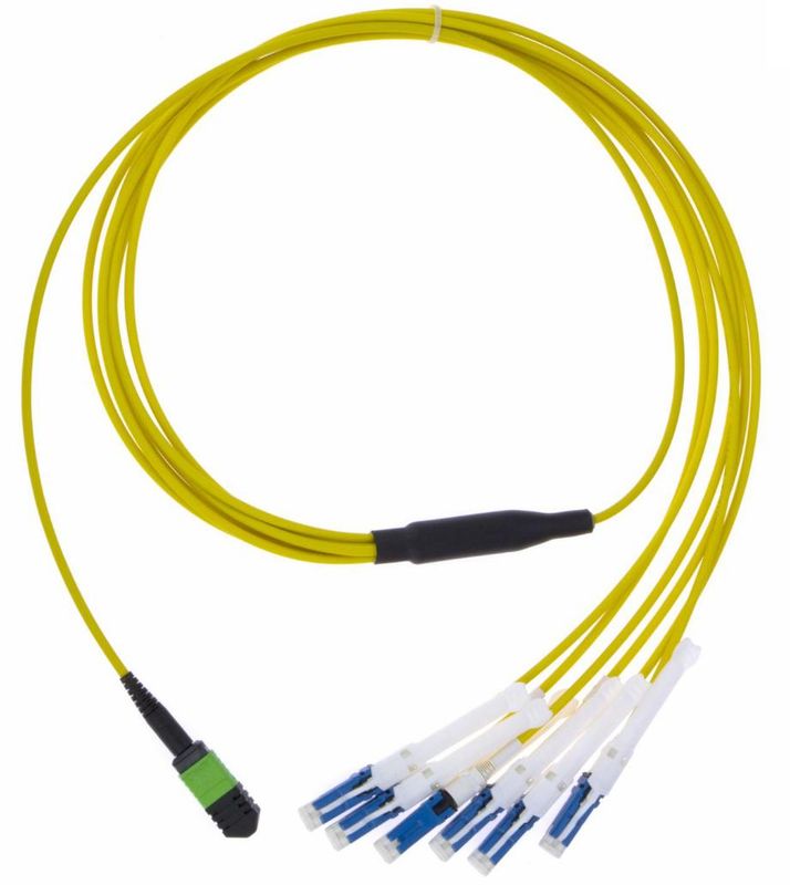 الحبل اللاصق من الألياف البصرية MPO-CS PVC/LSZH SM/MM
